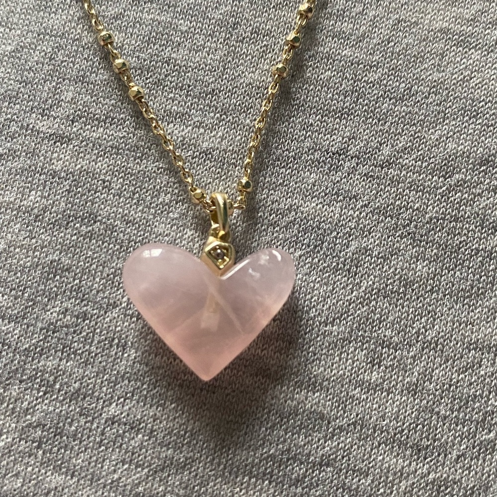 Kendra Scott Poppy Heart Gold Long Pendant Necklace in Rose Quartz.